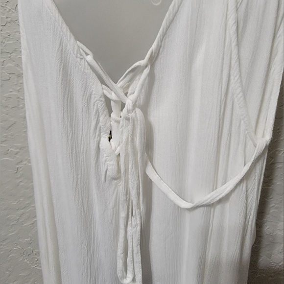 White LA Class dress - Picture 6 of 6